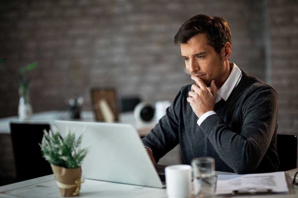 carrière bilan compétences professionnelles reconversion métier emploi objectifs projet pro en ligne